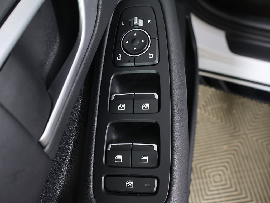 Certified 2026 Hyundai Sonata SEL AWD/4WD image 32