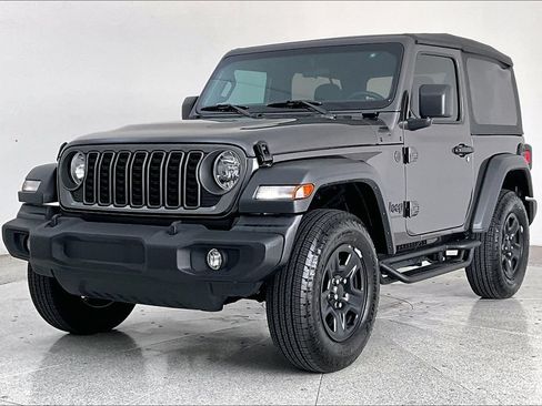 Used 2025 Jeep Wrangler Sport AWD/4WD image 14