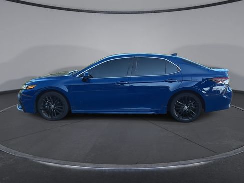 Used 2023 Toyota Camry XSE FWD image 5