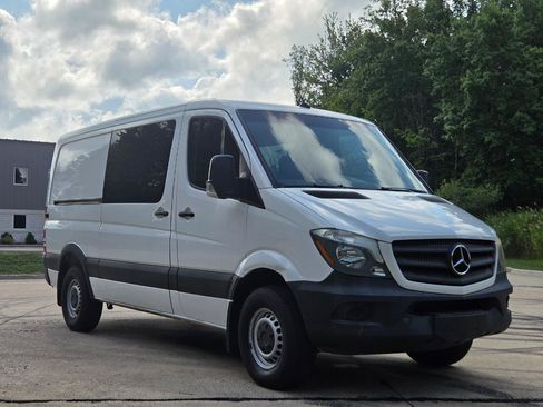 Used 2017 Mercedes-Benz Sprinter 2500 image 7