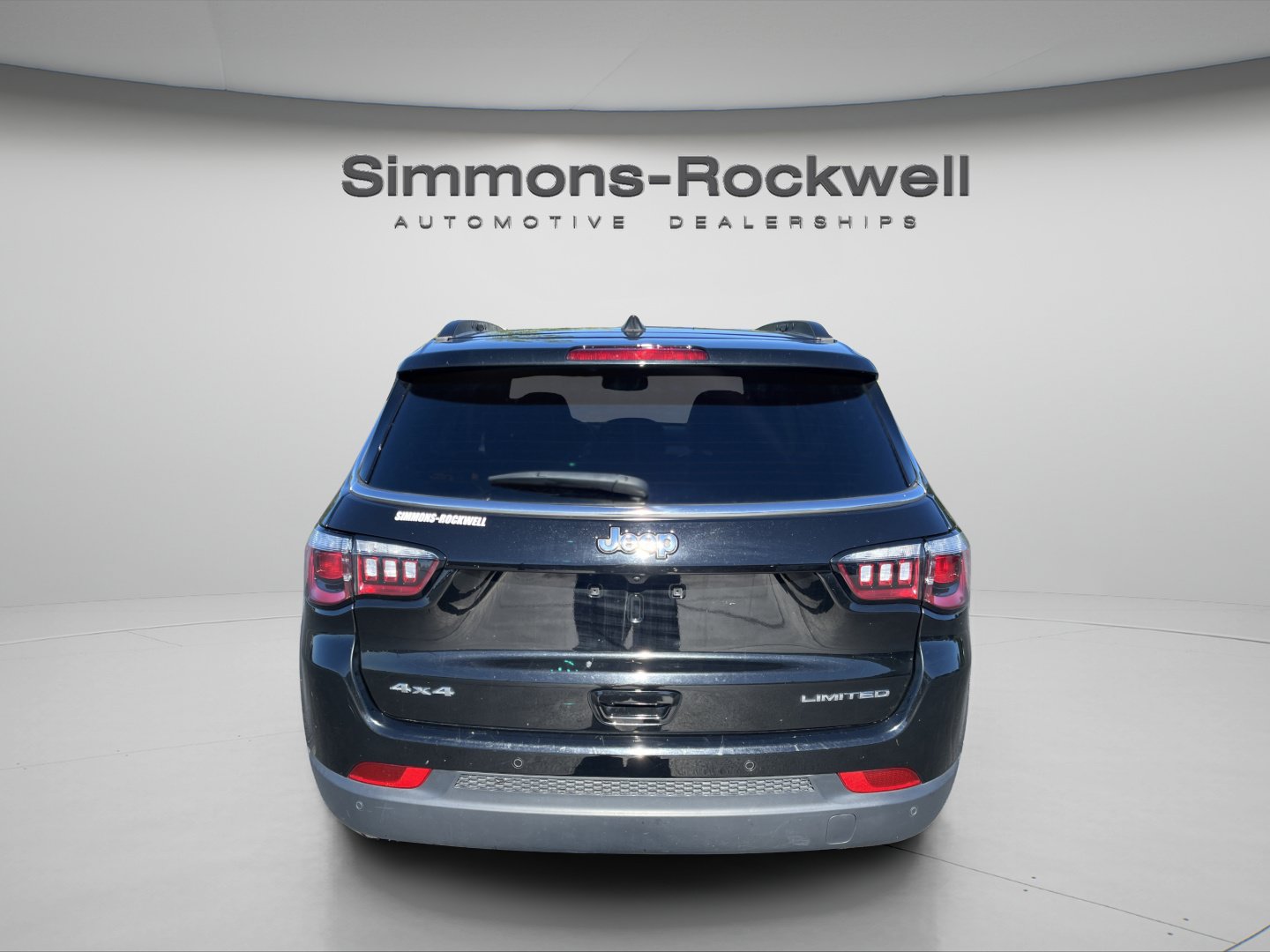 Used 2025 Jeep Compass Limited AWD/4WD image 4