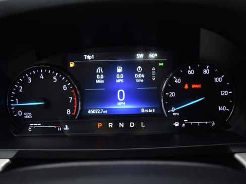 Used 2022 Ford Explorer XLT image 3