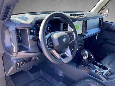 New 2025 Ford Bronco Badlands image 5