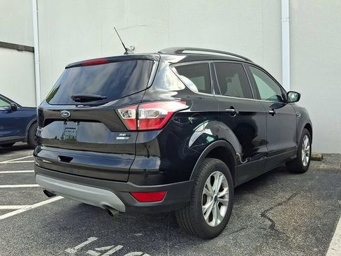 Used 2018 Ford Escape SE w/ SE Sync 3 Package AWD/4WD image 4