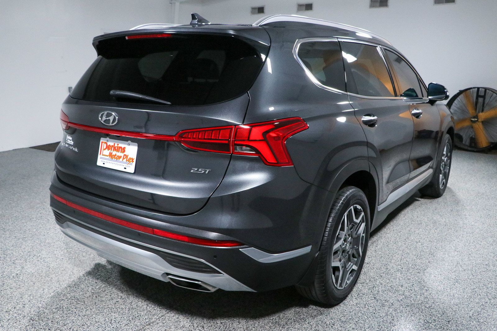 Used 2023 Hyundai Santa Fe Limited FWD image 7