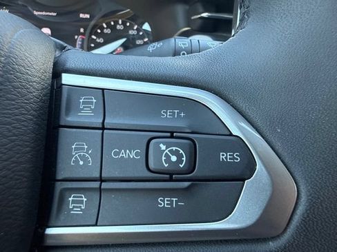 Used 2025 Jeep Compass Limited AWD/4WD image 22