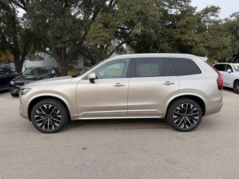 New 2026 Volvo XC90 B5 Core image 3