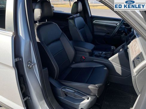 Used 2021 Volkswagen Atlas Cross Sport SE w/ Panoramic Sunroof Package image 22