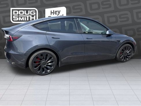 Used 2022 Tesla Model Y Performance AWD/4WD image 17