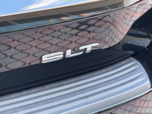 Certified 2023 GMC Yukon XL SLT w/ SLT Premium Package AWD/4WD image 9
