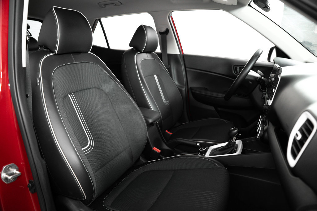 Certified 2022 Hyundai Venue Limited FWD image 24