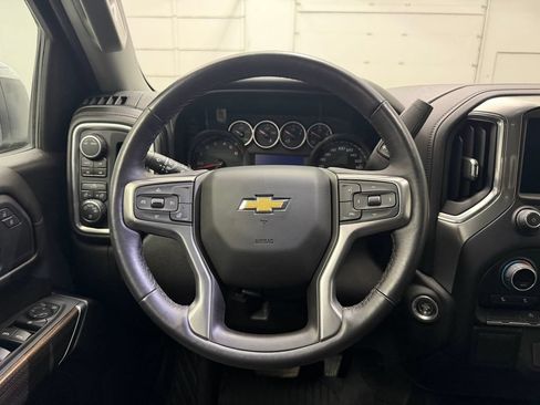 Used 2022 Chevrolet Silverado 1500 LT AWD/4WD image 11