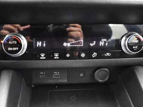 Used 2024 Mitsubishi Outlander FWD image 33