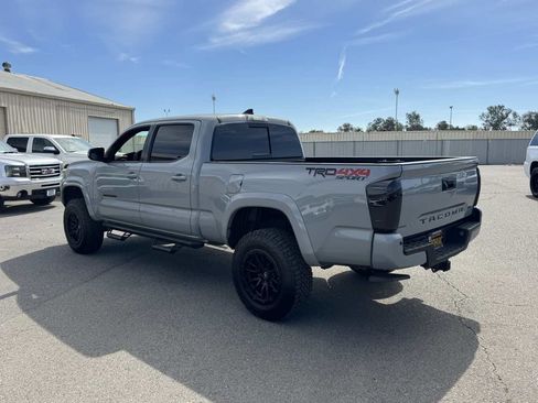 Used 2019 Toyota Tacoma TRD Sport w/ TRD Premium Sport Package image 7