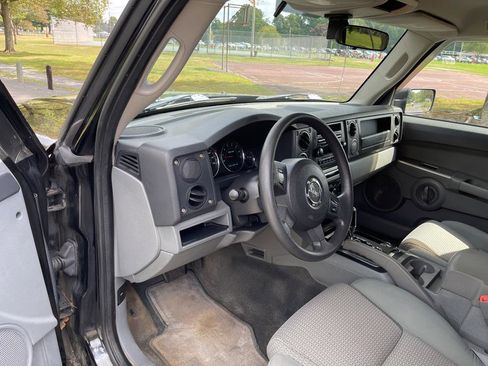 Used 2007 Jeep Commander Sport image 19