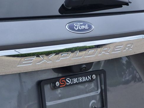 Used 2023 Ford Explorer XLT w/ Equipment Group 202A AWD/4WD image 13