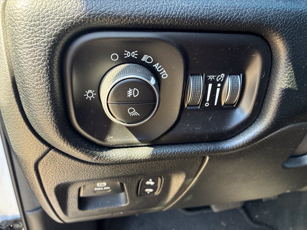 Used 2021 RAM 1500 Laramie AWD/4WD image 9