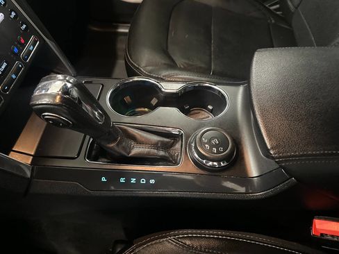 Used 2018 Ford Explorer Limited image 13