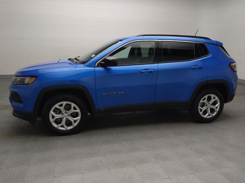 Used 2024 Jeep Compass Latitude AWD/4WD image 2