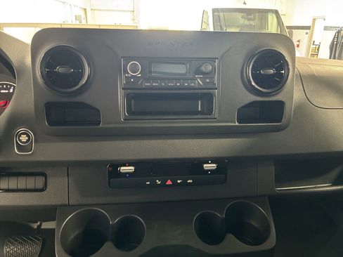 New 2025 Mercedes-Benz Sprinter 2500 image 9