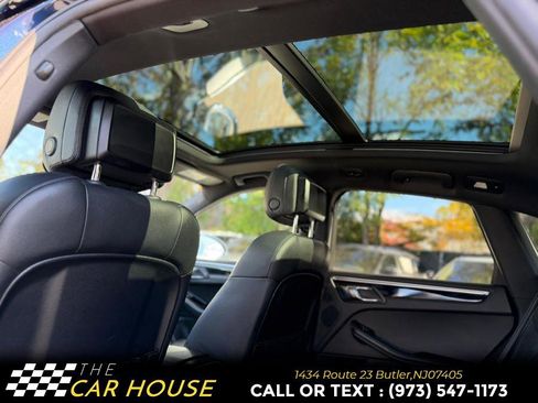 Used 2017 Porsche Macan S image 22