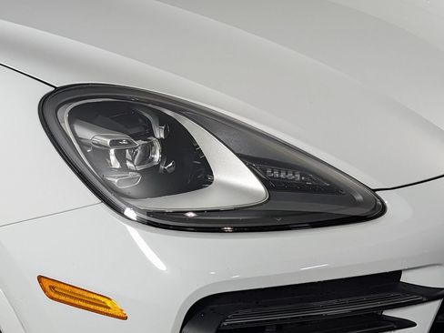Certified 2023 Porsche Cayenne Platinum Edition AWD/4WD image 15
