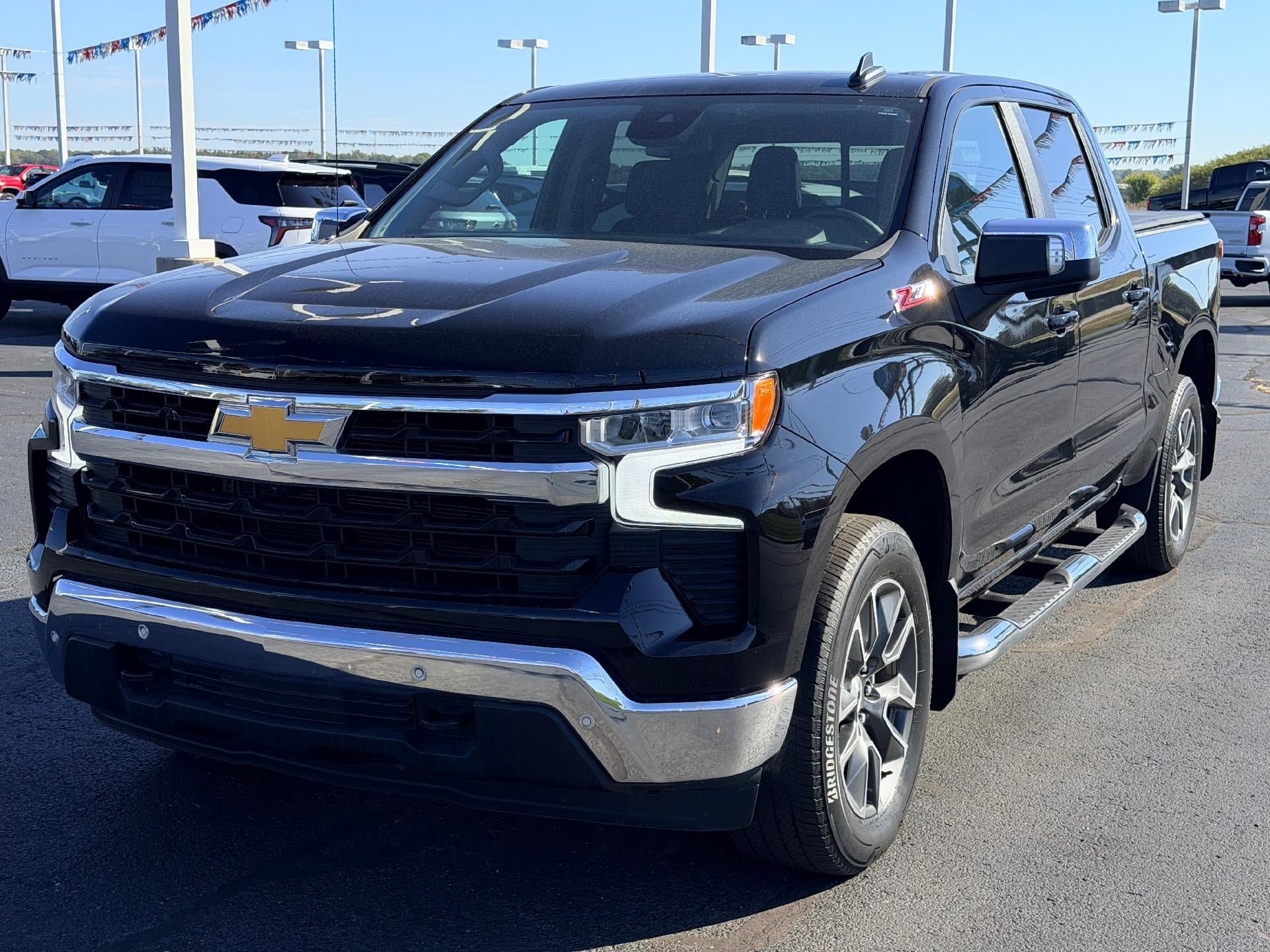 Used 2024 Chevrolet Silverado 1500 LT AWD/4WD image 1