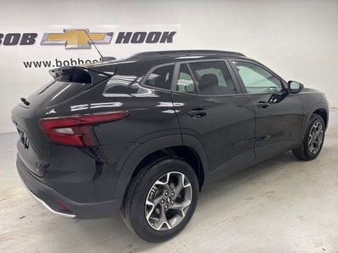 Used 2024 Chevrolet Trax LT image 5