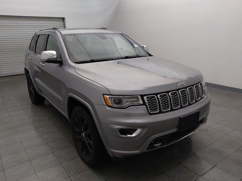 Used 2018 Jeep Grand Cherokee Overland AWD/4WD image 13