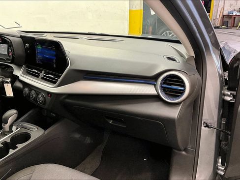 Used 2024 Chevrolet Trax LS FWD image 16