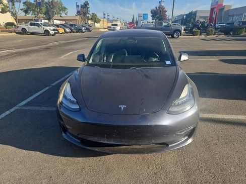 Used 2018 Tesla Model 3 Long Range RWD image 2