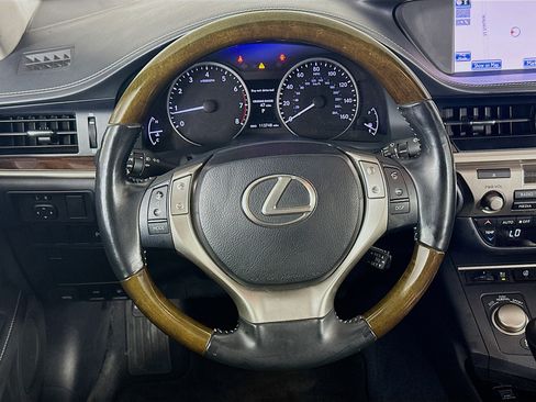 Used 2013 Lexus ES 350 w/ Luxury Pkg FWD image 18