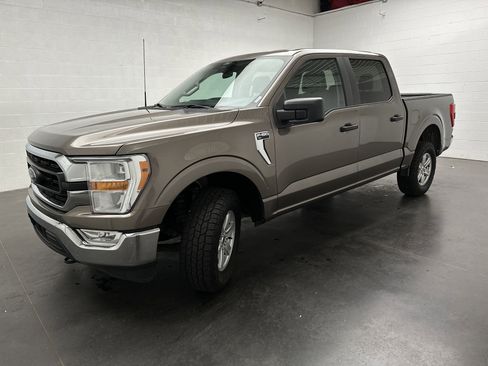 Used 2022 Ford F150 XLT w/ Trailer Tow Package image 4