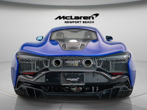 Used 2024 McLaren Artura RWD image 5