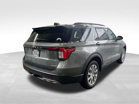 Used 2026 Ford Explorer Active w/ Active Comfort Package AWD/4WD image 5