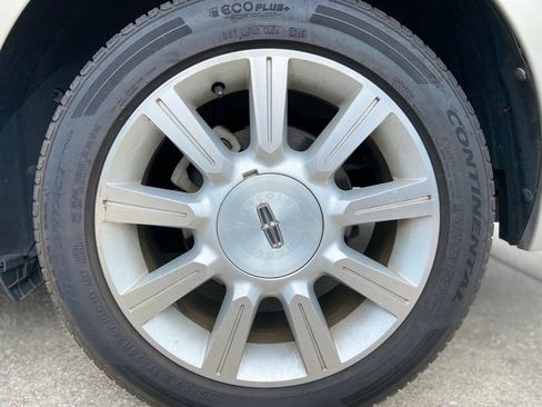 Used 2010 Lincoln MKZ FWD image 10