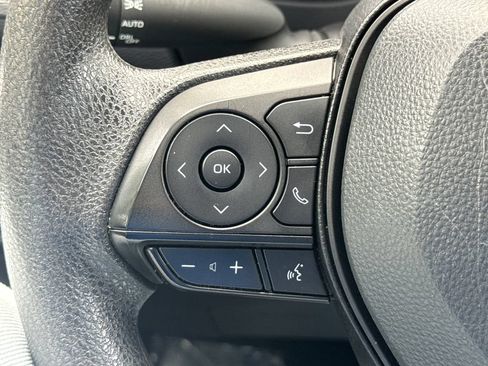 Used 2025 Toyota RAV4 XLE AWD/4WD image 30