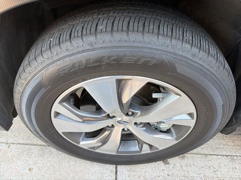 Used 2025 Subaru Ascent Premium AWD/4WD image 3