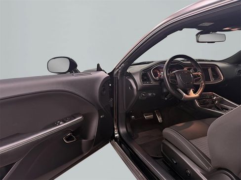 Used 2019 Dodge Challenger SRT Hellcat image 8