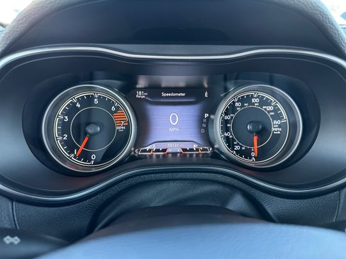 Used 2019 Jeep Cherokee Limited FWD image 21