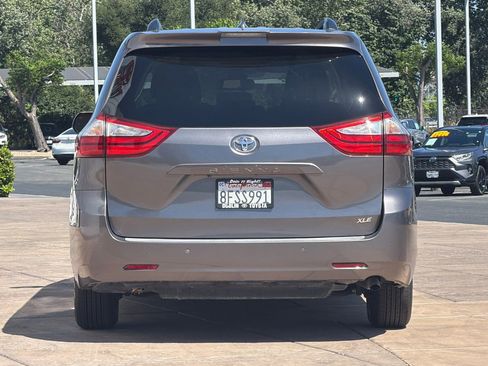 Certified 2018 Toyota Sienna XLE w/ XLE Navigation Package FWD image 6