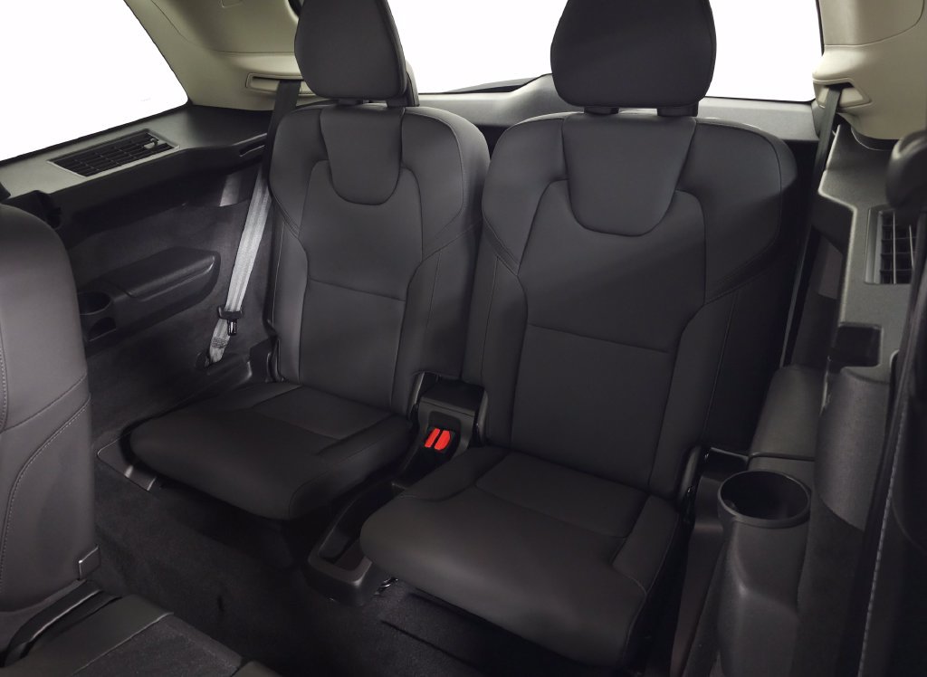 Certified 2025 Volvo XC90 B5 Core AWD/4WD image 35