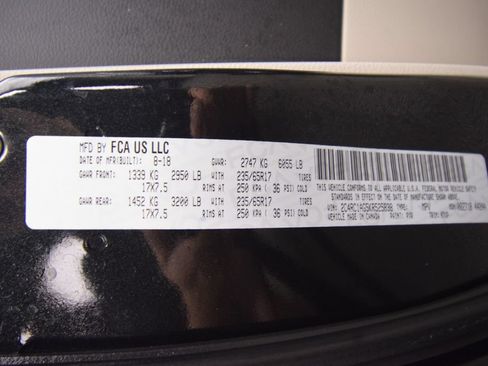 Used 2019 Chrysler Pacifica L FWD image 25