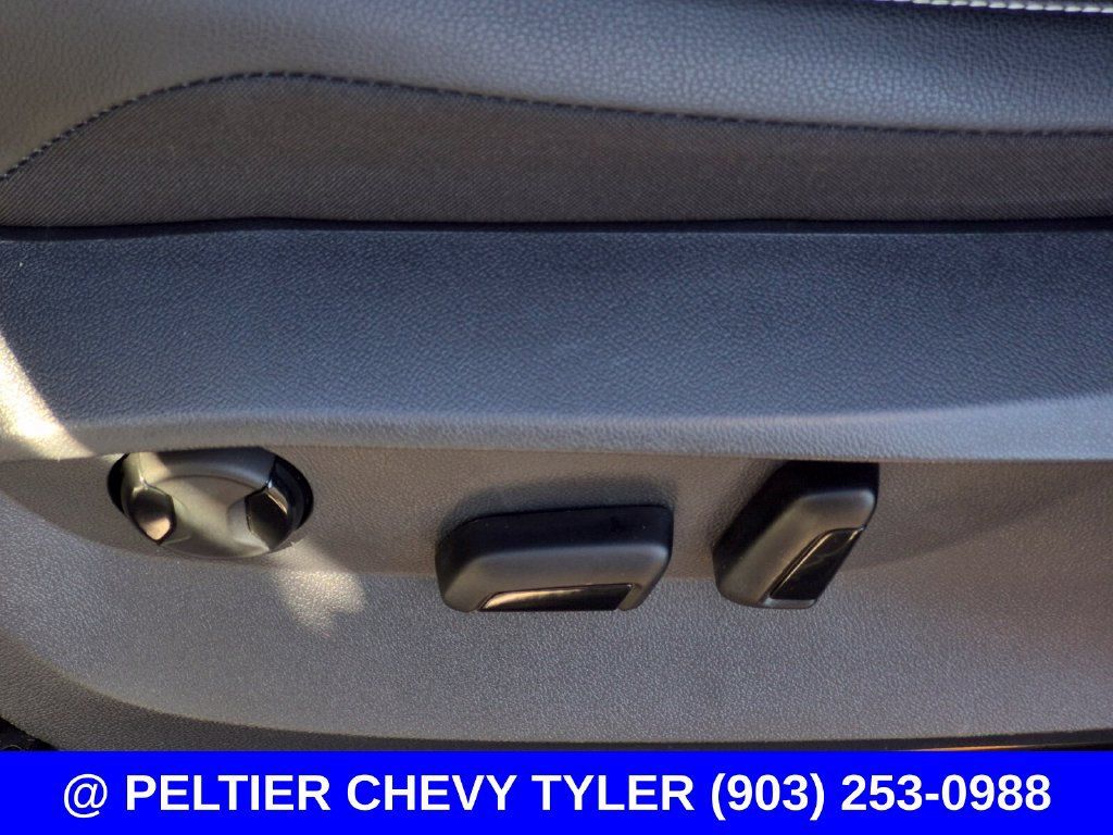 Used 2023 Volkswagen Tiguan SE w/ Panoramic Sunroof Package FWD image 33
