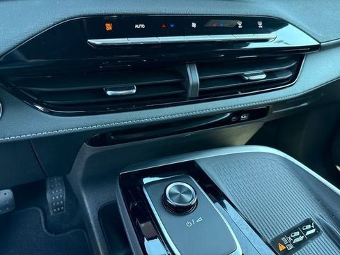 Used 2025 Buick Enclave Preferred FWD image 20
