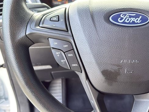 Used 2024 Ford Edge SE w/ Black Appearance Package image 15