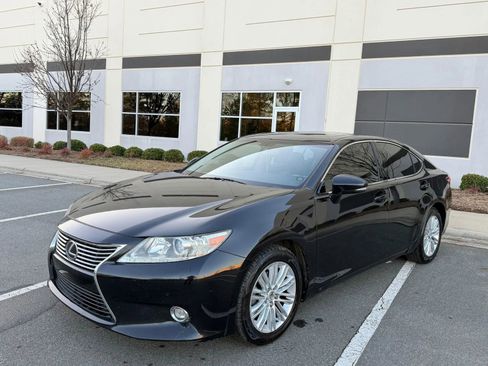 Used 2014 Lexus ES 350 w/ Luxury Package FWD image 1