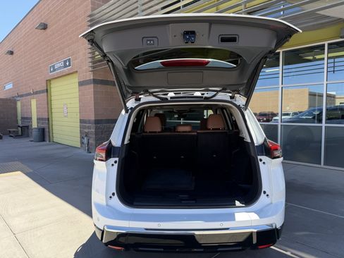 Used 2025 Nissan Rogue Platinum w/ Tech Package FWD image 36