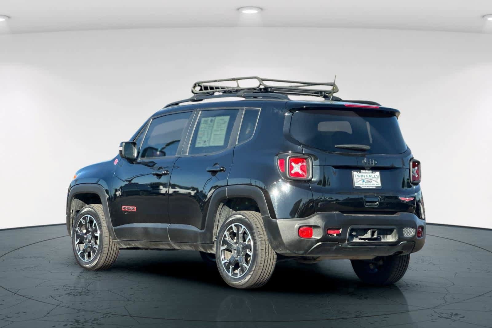Used 2023 Jeep Renegade Trailhawk w/ Trailhawk Elite Group AWD/4WD image 8