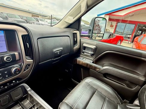 Used 2015 GMC Sierra 2500 Denali AWD/4WD image 8